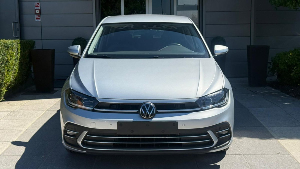 Volkswagen Polo 1.0 tsi Style 95cv (2)