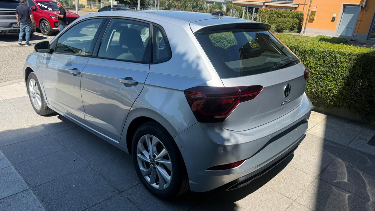 Volkswagen Polo 1.0 tsi Style 95cv (5)