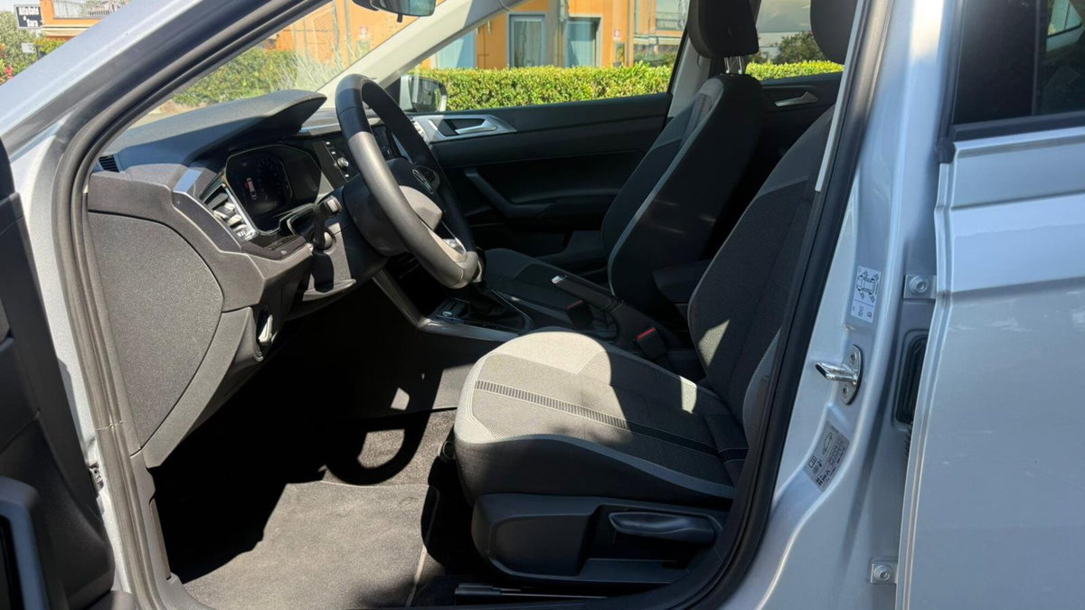 Volkswagen Polo 1.0 tsi Style 95cv (8)