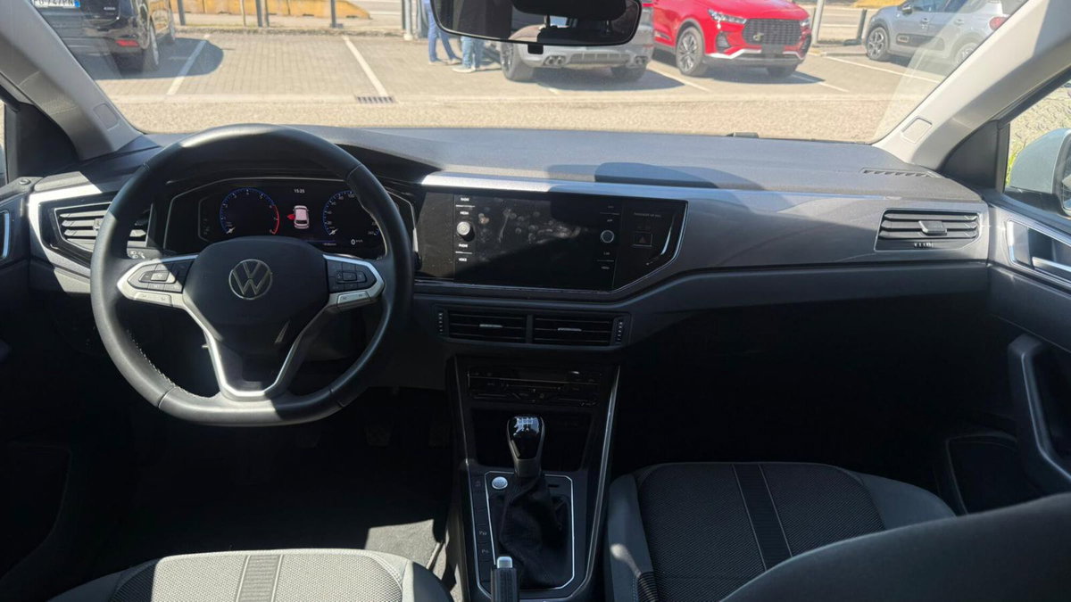 Volkswagen Polo 1.0 tsi Style 95cv (9)