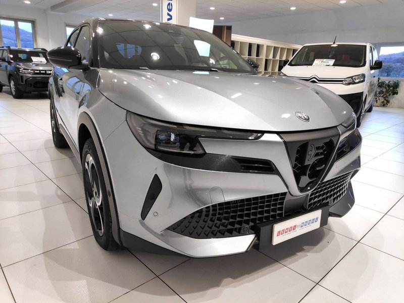 Alfa Romeo Junior 1.2 ibrida Q4 Intensa 145cv edct6