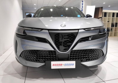 Alfa Romeo Junior 1.2 ibrida Q4 Intensa 145cv edct6 (11)