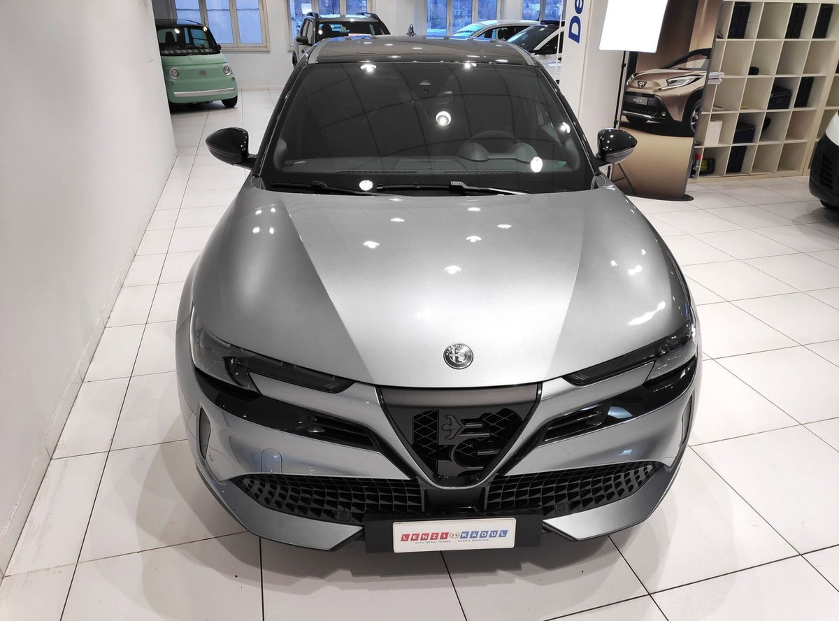 Alfa Romeo Junior 1.2 ibrida Q4 Intensa 145cv edct6 (12)