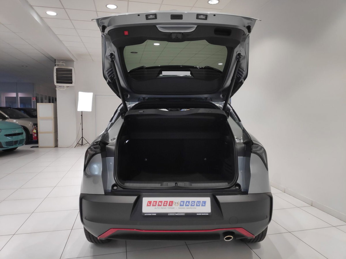 Alfa Romeo Junior 1.2 ibrida Q4 Intensa 145cv edct6 (7)