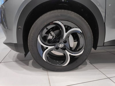 Alfa Romeo Junior 1.2 ibrida Q4 Intensa 145cv edct6 (8)