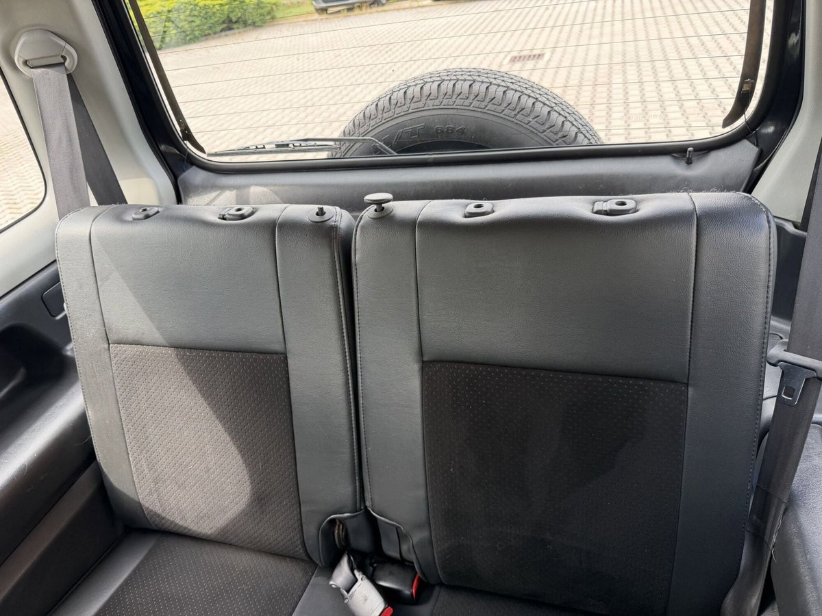 Suzuki Jimny 1.5 DDiS cat 4WD JLX Più (13)