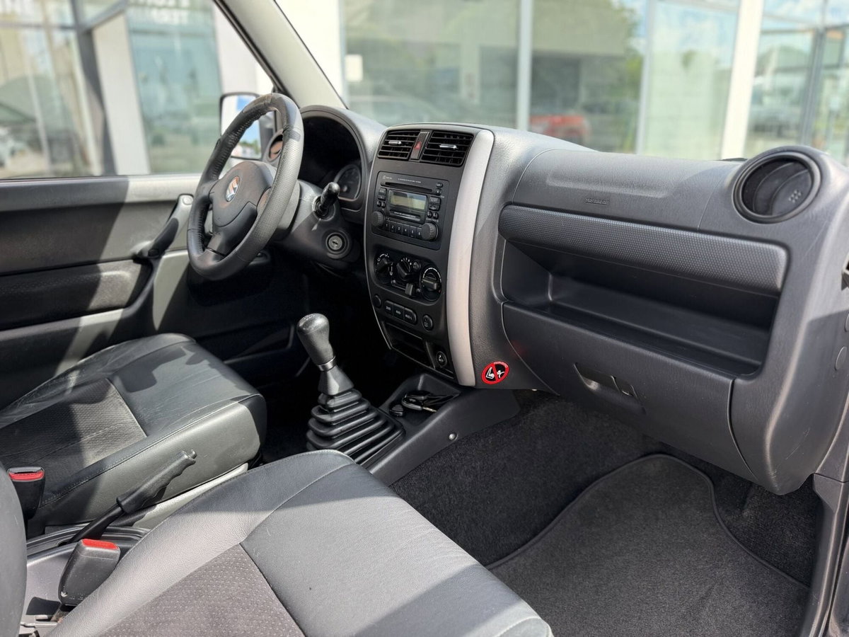 Suzuki Jimny 1.5 DDiS cat 4WD JLX Più (14)
