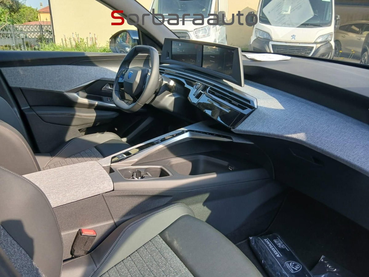 Peugeot 3008 1.2 hybrid Allure 145cv e-dcs6 (11)