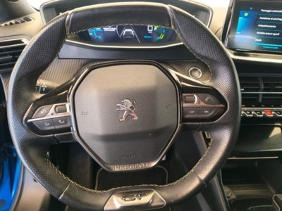 Peugeot 2008 motore elettrico 136 CV GT Pack (10)