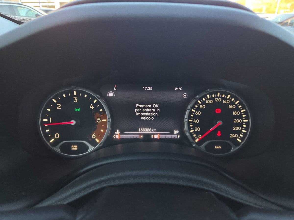 Jeep Renegade 2.0 Mjt 140CV 4WD Active Drive Limited (12)