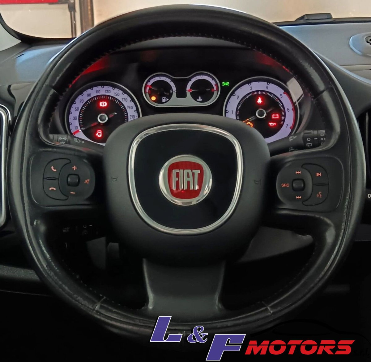Fiat 500L 1.6 Multijet 120 CV Trekking (15)