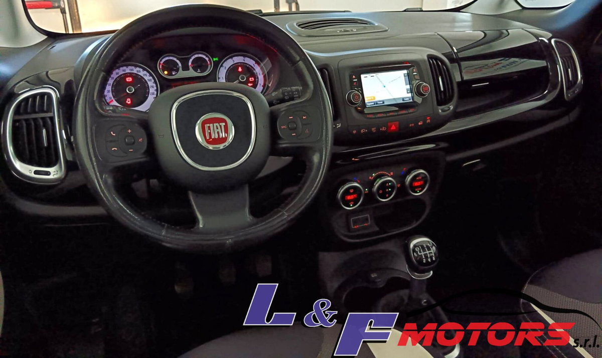 Fiat 500L 1.6 Multijet 120 CV Trekking (9)