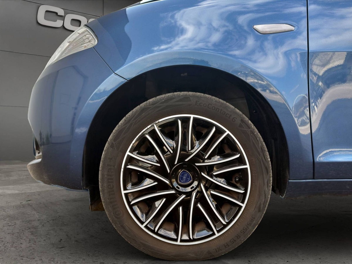 Lancia Ypsilon 1.0 FireFly 5 porte S&S Hybrid Silver Plus (18)