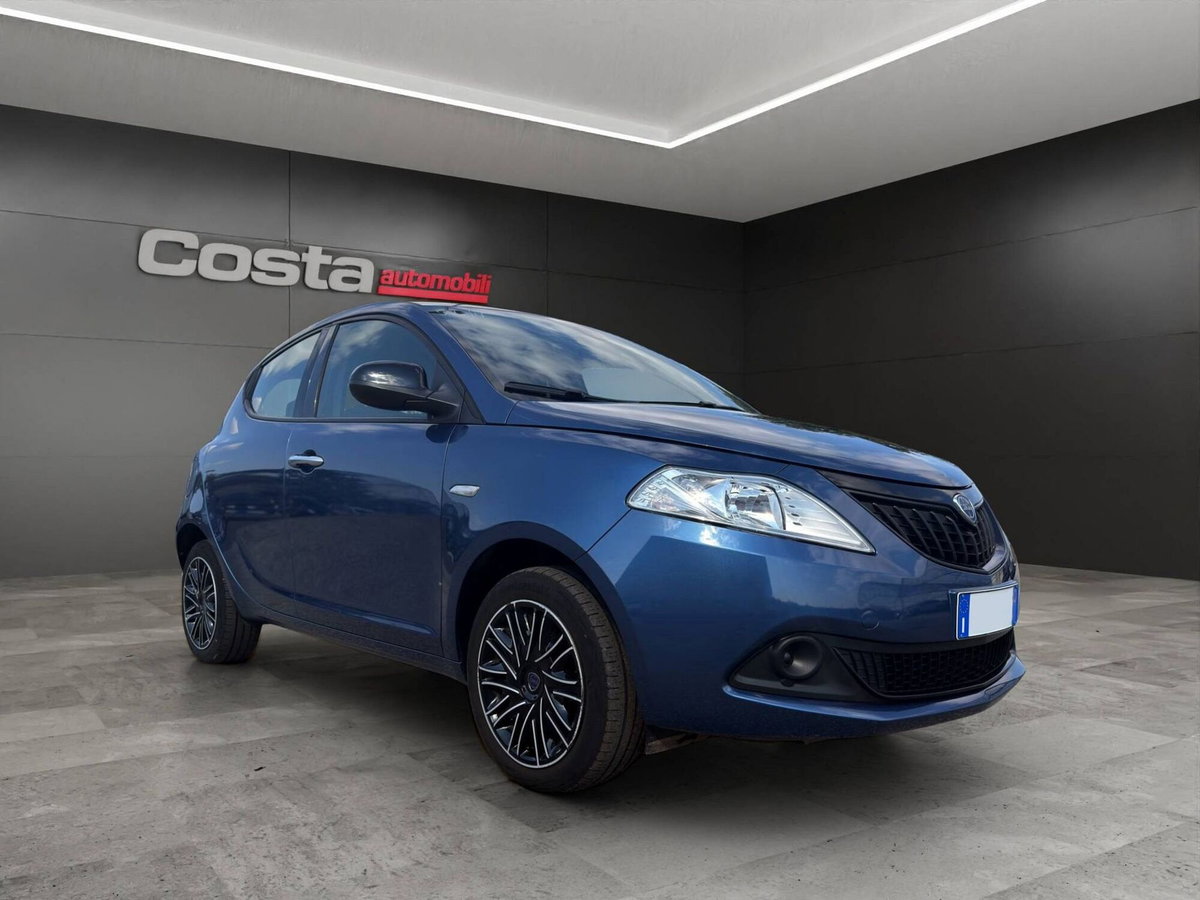 Lancia Ypsilon 1.0 FireFly 5 porte S&S Hybrid Silver Plus (5)