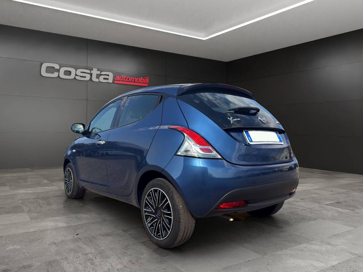 Lancia Ypsilon 1.0 FireFly 5 porte S&S Hybrid Silver Plus (6)