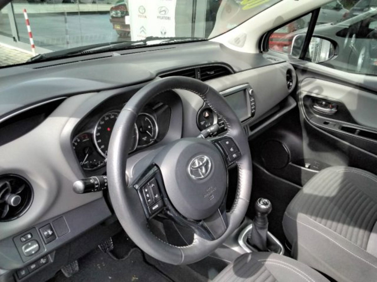 Toyota Yaris 1.0 72 CV 5 porte Active (15)
