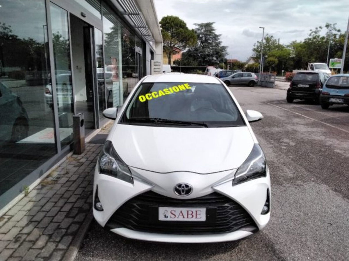 Toyota Yaris 1.0 72 CV 5 porte Active (3)