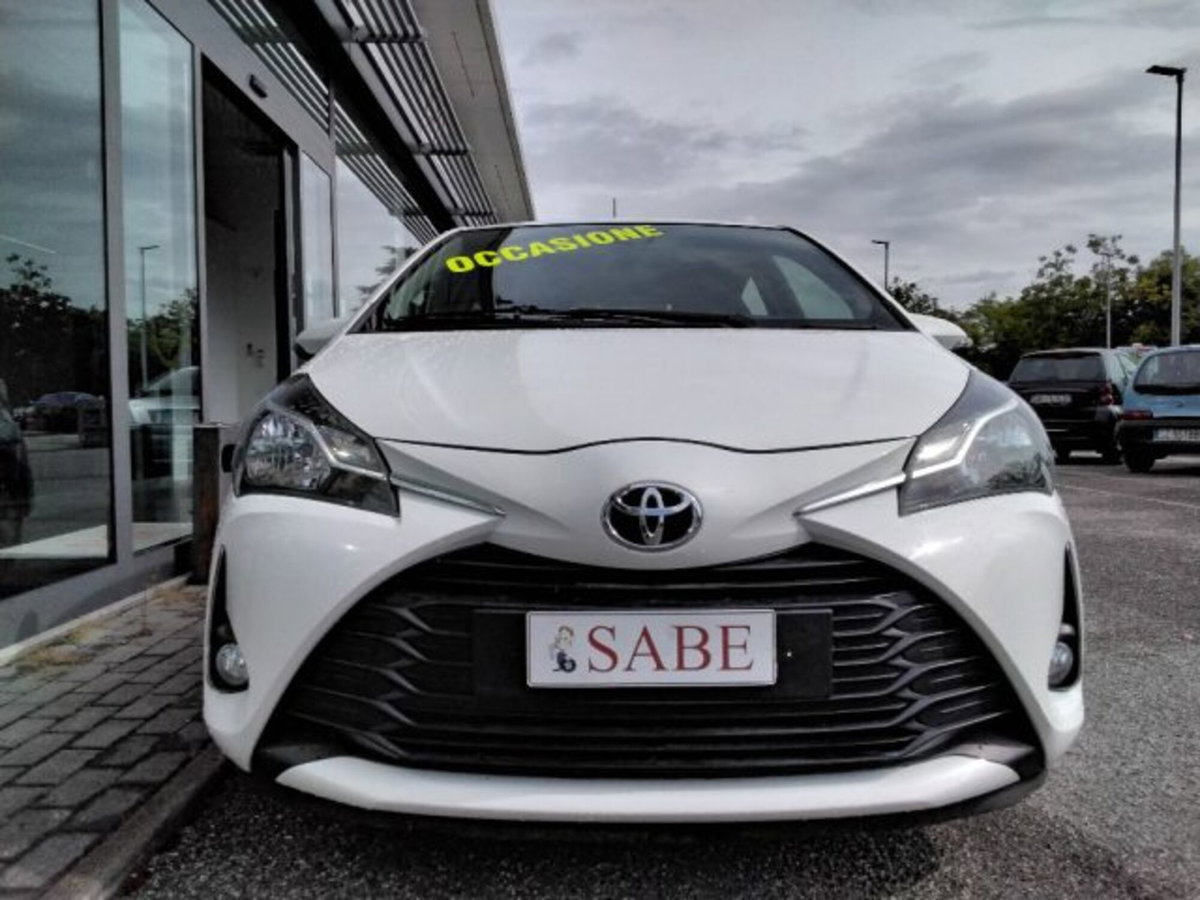 Toyota Yaris 1.0 72 CV 5 porte Active (5)