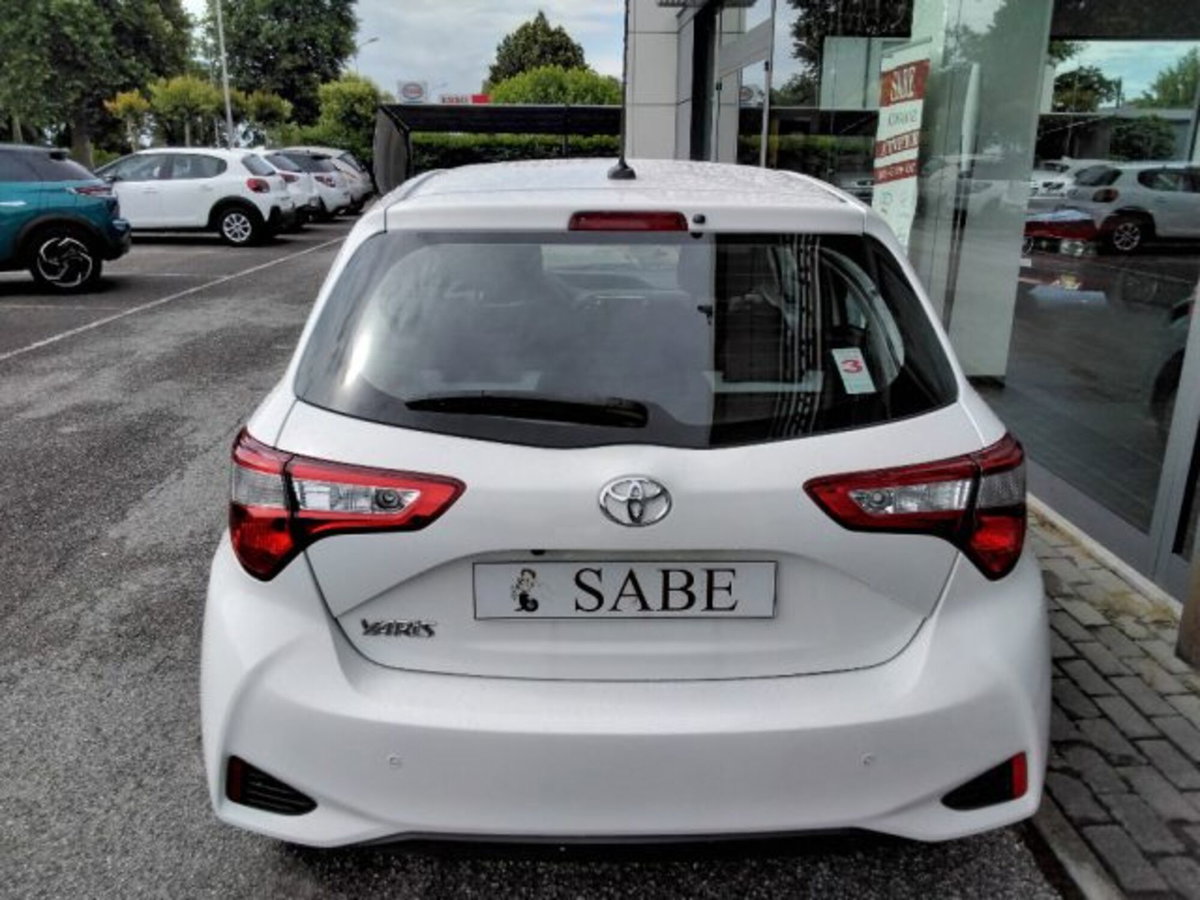 Toyota Yaris 1.0 72 CV 5 porte Active (8)