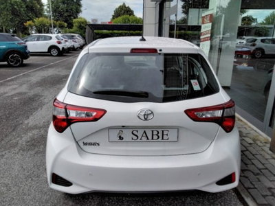 Toyota Yaris 1.0 72 CV 5 porte Active (8)