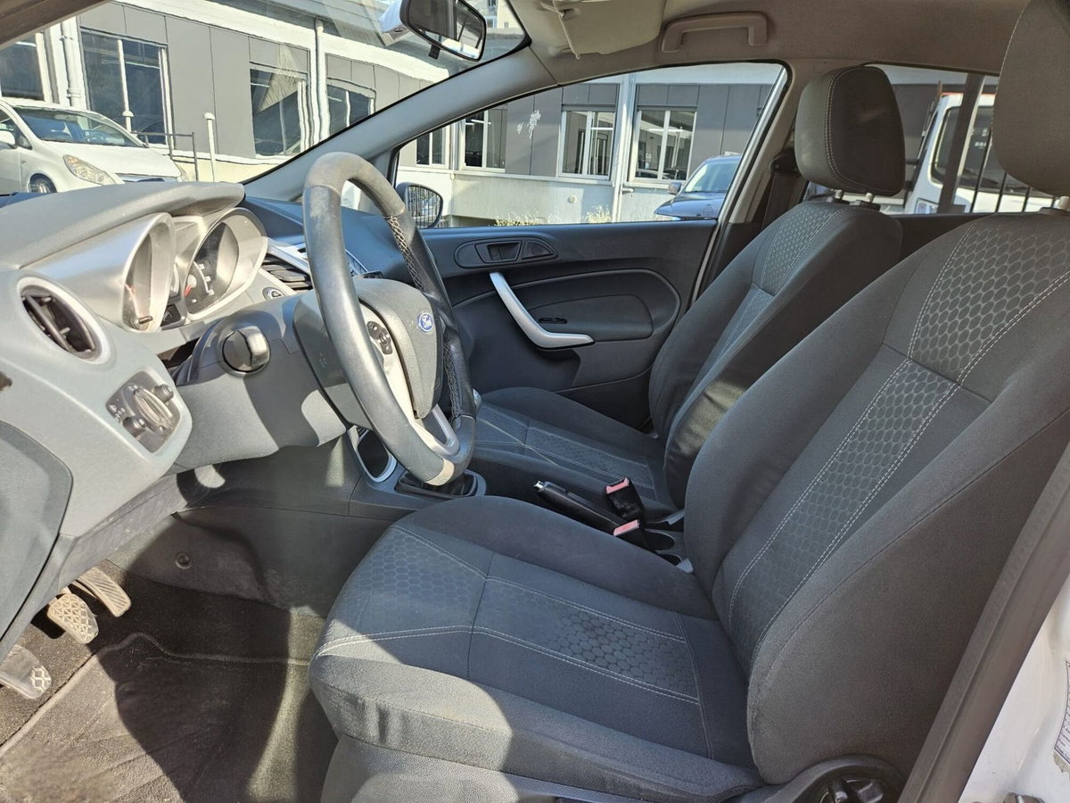 Ford Fiesta 1.6 TDCi 95 CV 5p. Titanium (6)