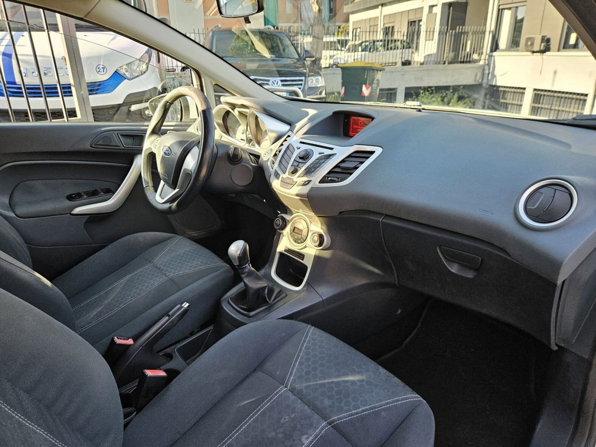 Ford Fiesta 1.6 TDCi 95 CV 5p. Titanium (8)