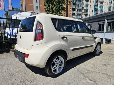 Kia Soul 1.6 CVVT Cool (4)