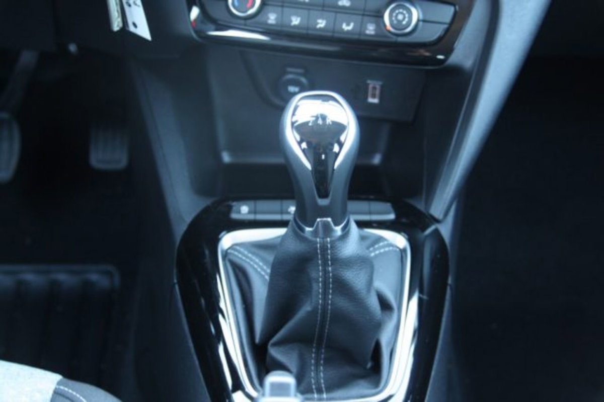 Opel Corsa 1.2 Edition s&s 100cv (17)