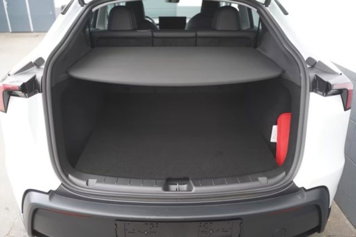 Tesla Model Y rwd (10)