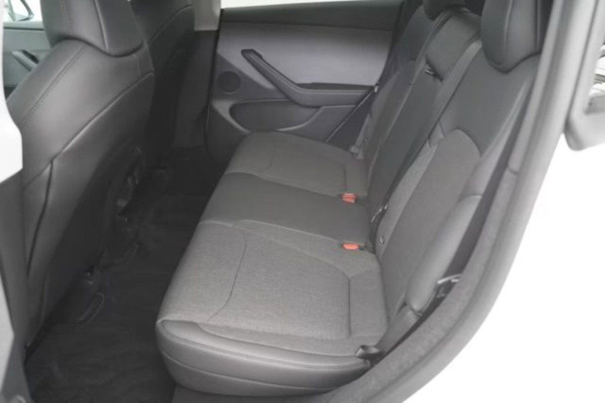Tesla Model Y rwd (11)