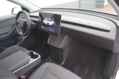 Tesla Model Y rwd (15)