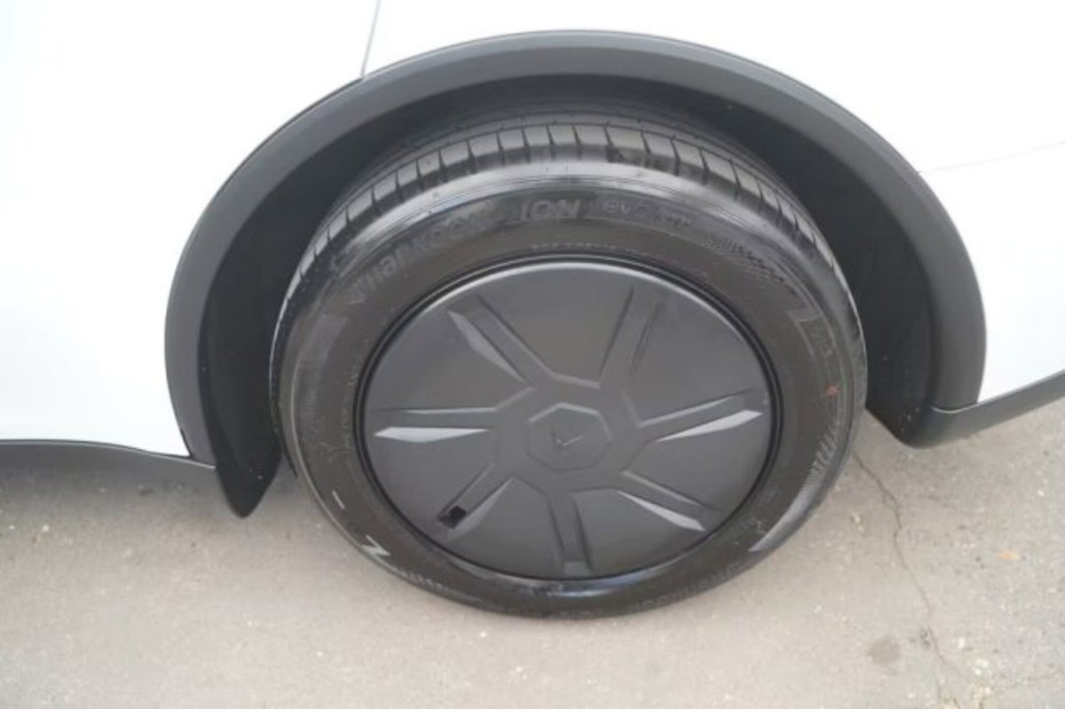 Tesla Model Y rwd (9)