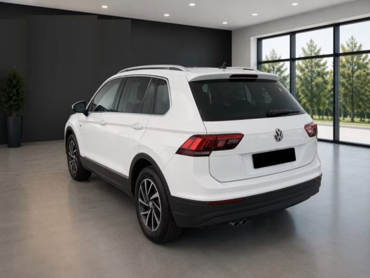 Volkswagen Tiguan 2.0 tdi R-Line 150cv dsg (2)