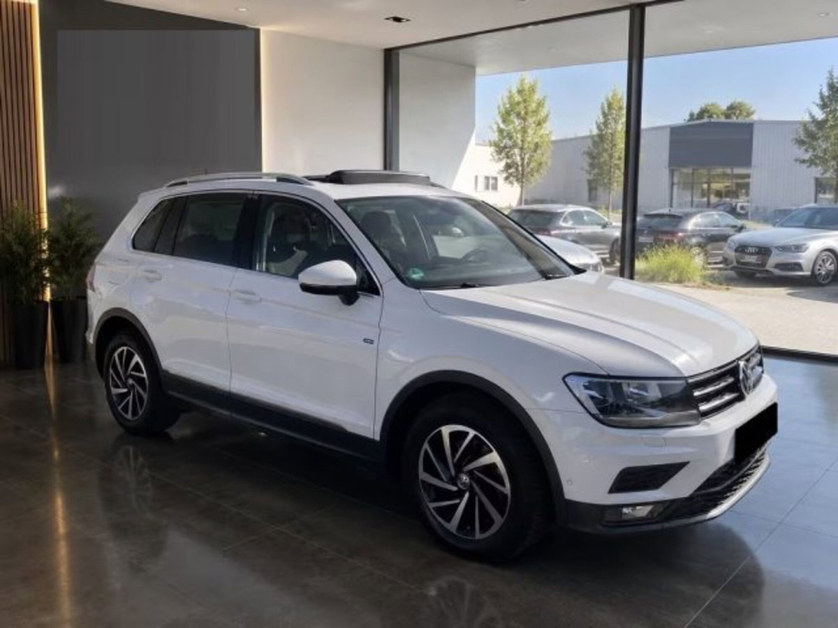 Volkswagen Tiguan 2.0 tdi R-Line 150cv dsg (3)