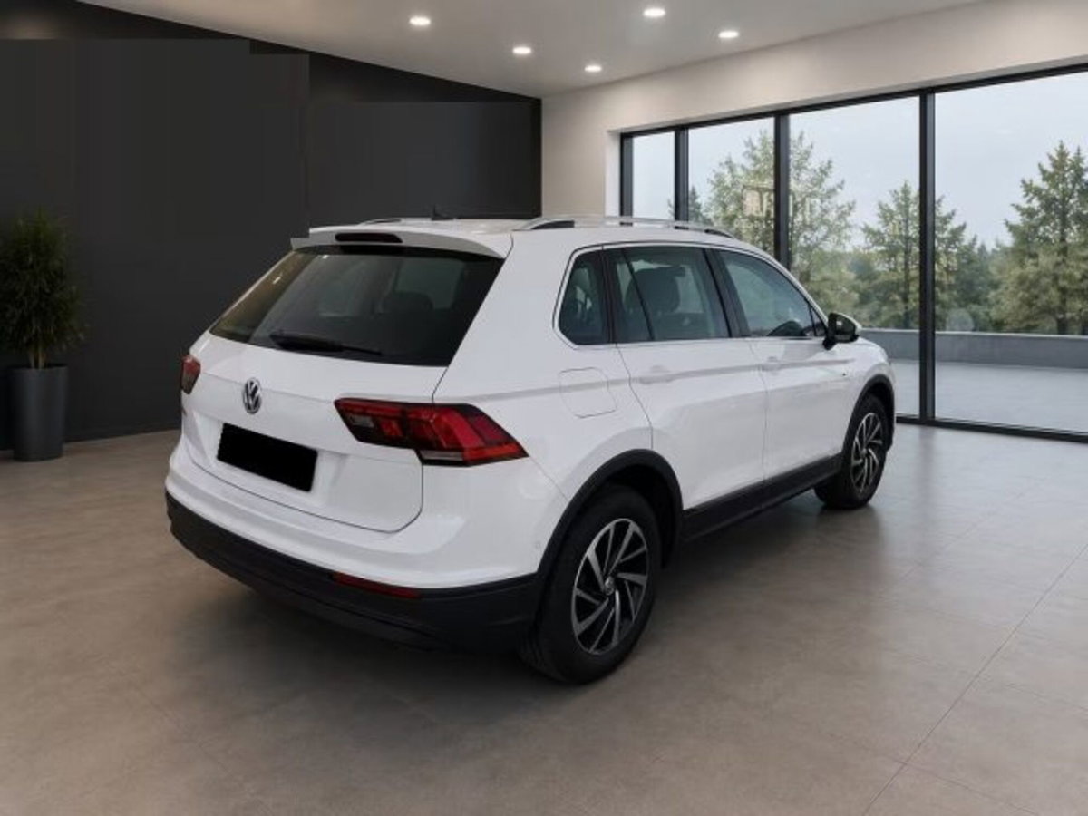 Volkswagen Tiguan 2.0 tdi R-Line 150cv dsg (4)