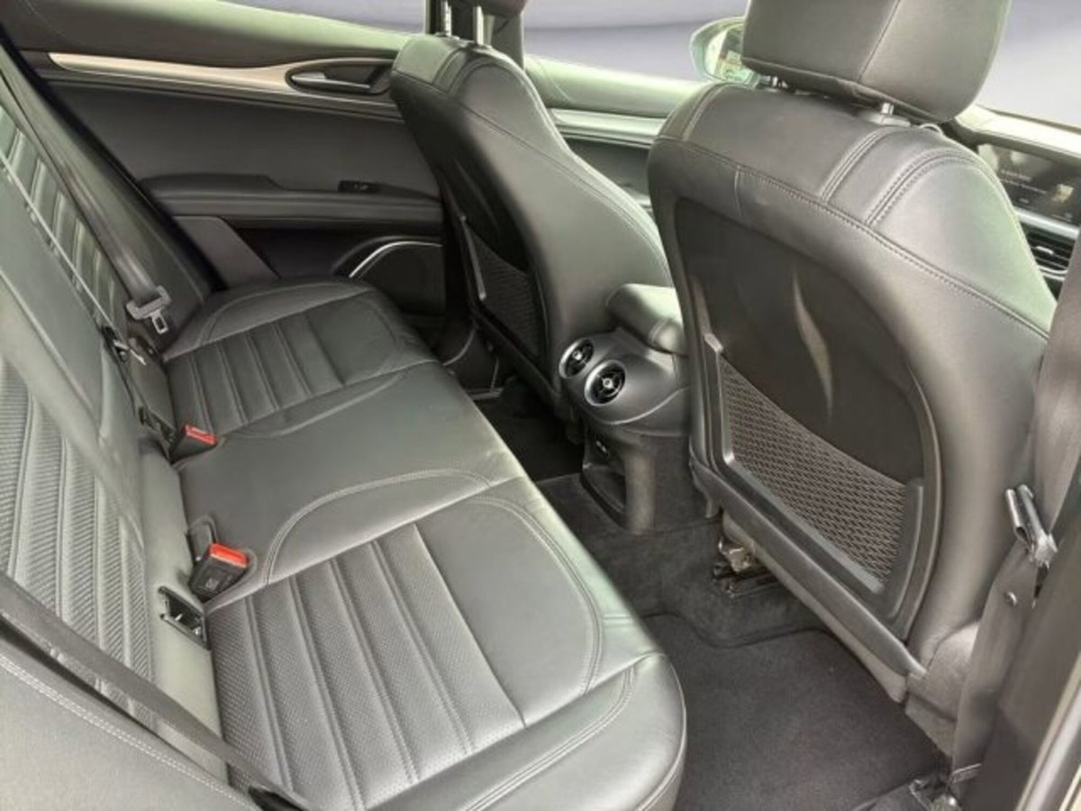 Alfa Romeo Stelvio Stelvio 2.0 Turbo 200 CV AT8 Q4 Super Business (12)