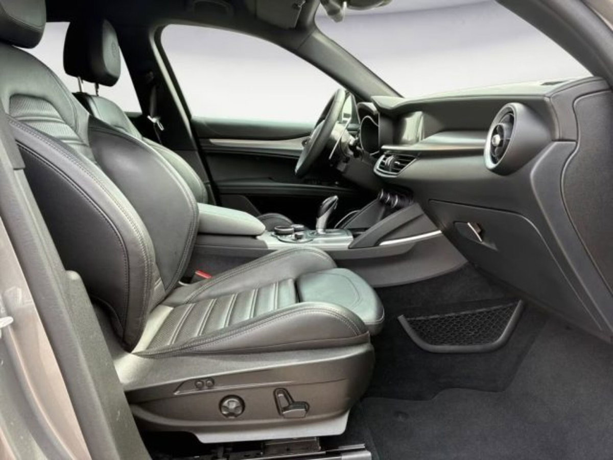 Alfa Romeo Stelvio Stelvio 2.0 Turbo 200 CV AT8 Q4 Super Business (7)