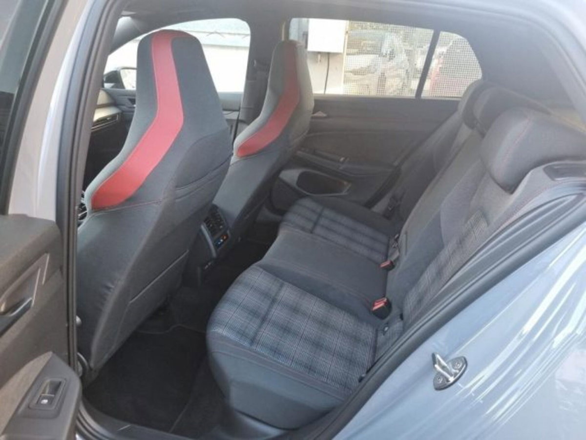 Volkswagen Golf 2.0 TSI GTI DSG (11)