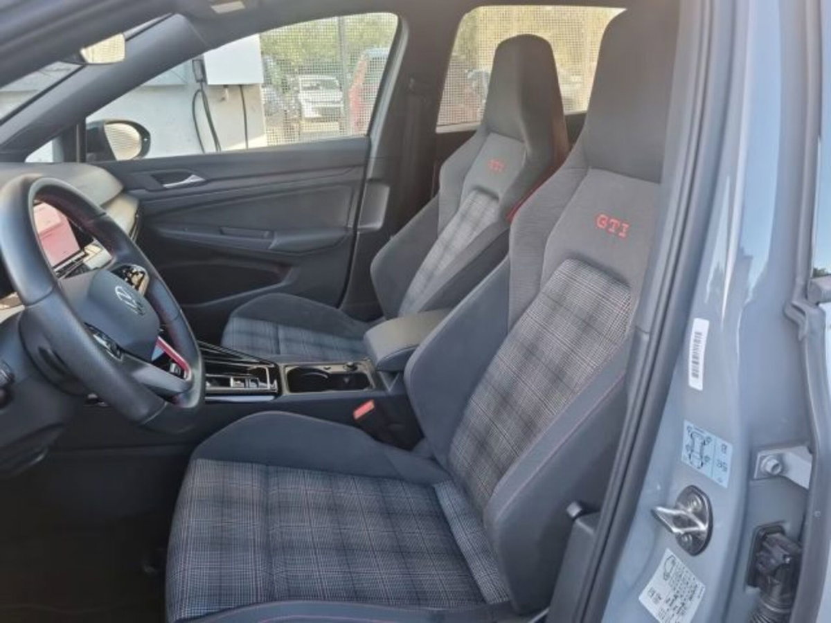 Volkswagen Golf 2.0 TSI GTI DSG (8)