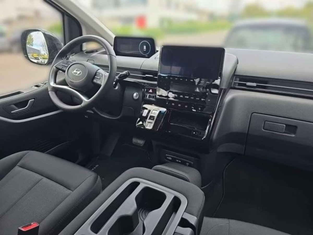Hyundai Staria 1.6 hev 2wd auto (15)