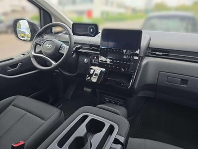 Hyundai Staria 1.6 hev 2wd auto (15)