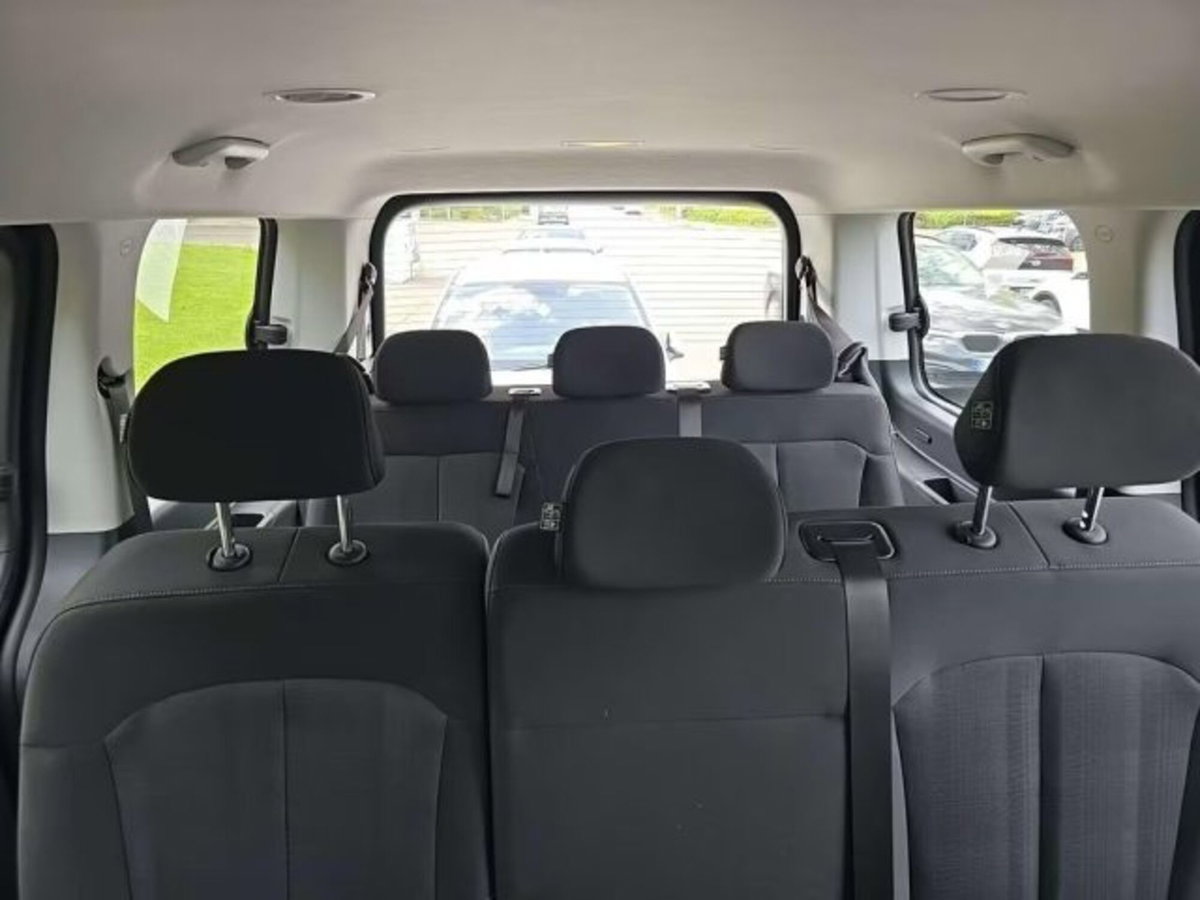 Hyundai Staria 1.6 hev 2wd auto (18)