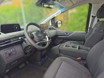 Hyundai Staria 1.6 hev 2wd auto (8)