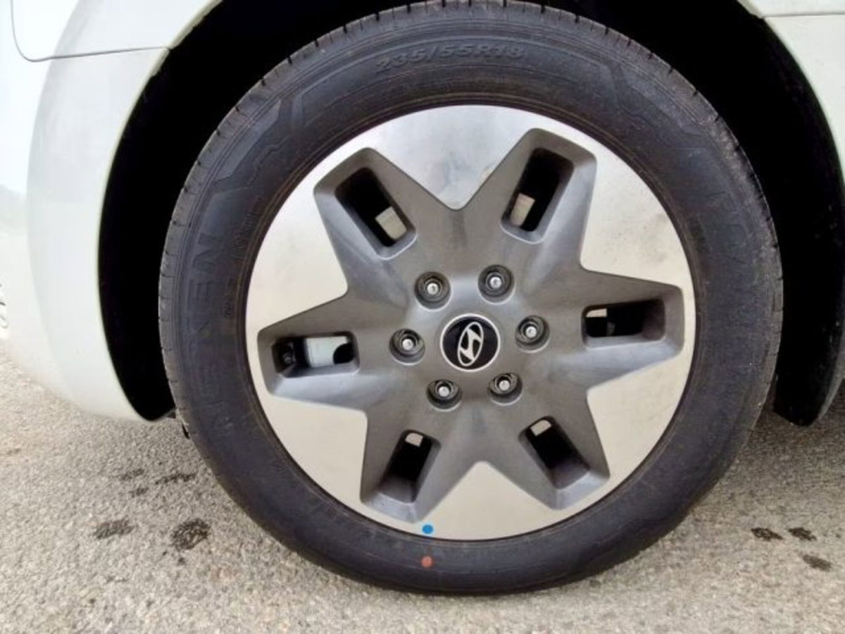 Hyundai Staria 1.6 hev 2wd auto (7)