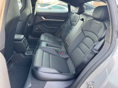 Porsche Taycan Taycan (10)