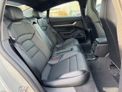 Porsche Taycan Taycan (12)