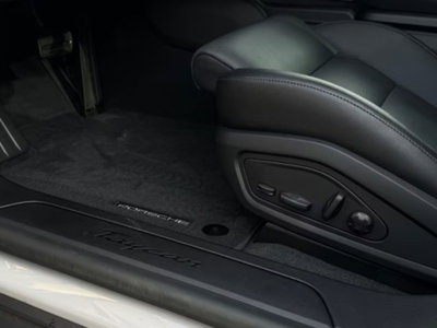 Porsche Taycan Taycan (20)