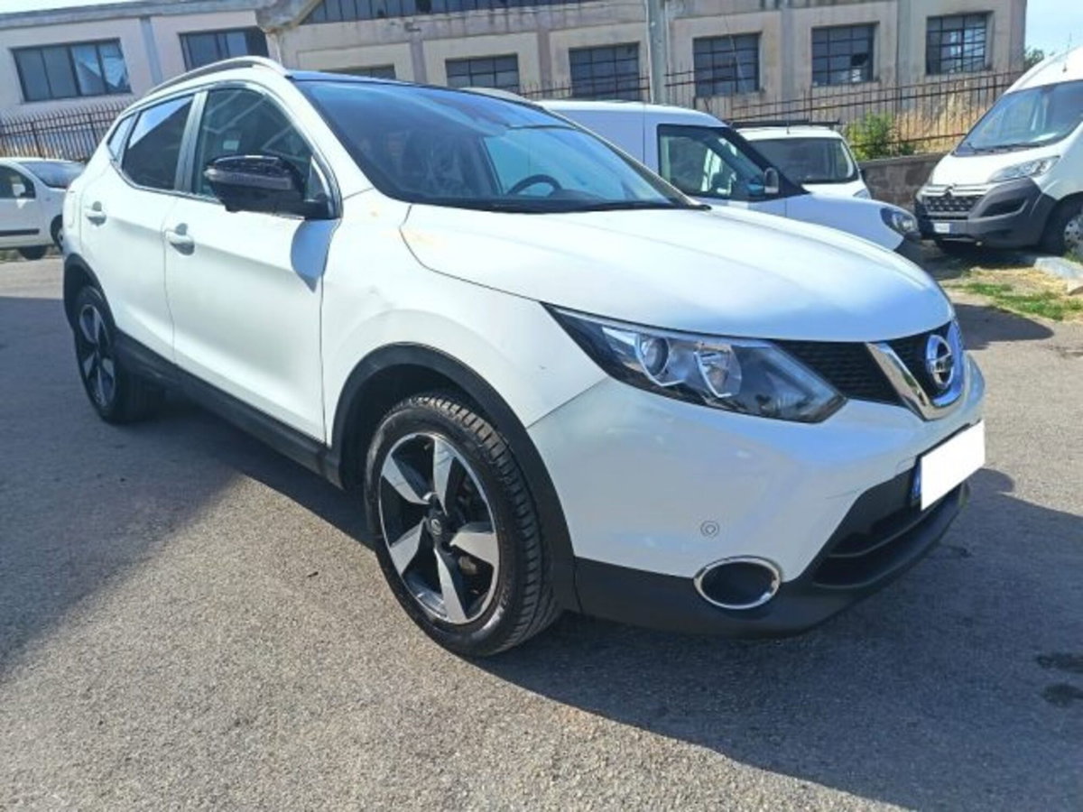 Nissan Qashqai 1.5 dCi Tekna (2)