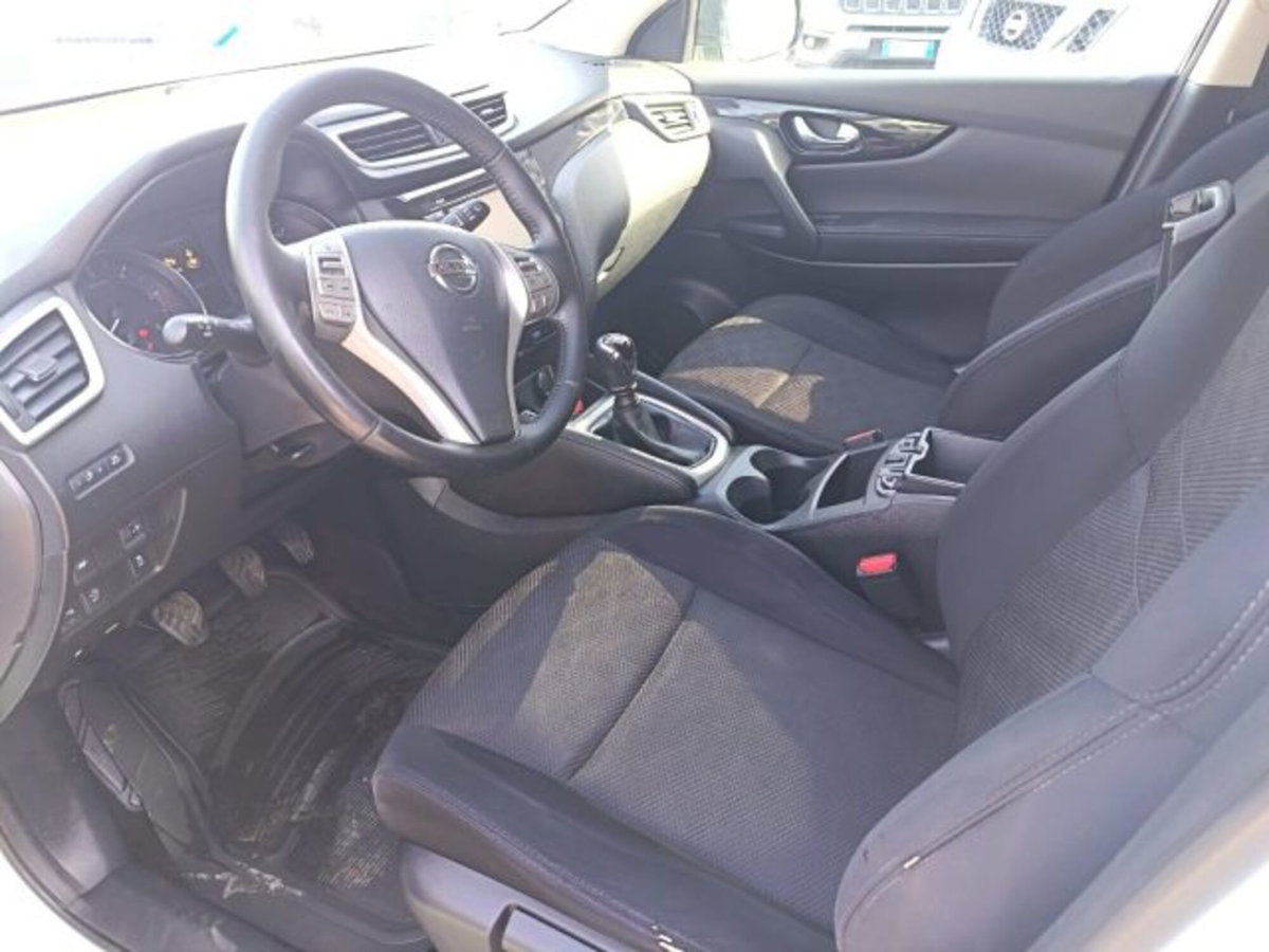 Nissan Qashqai 1.5 dCi Tekna (9)