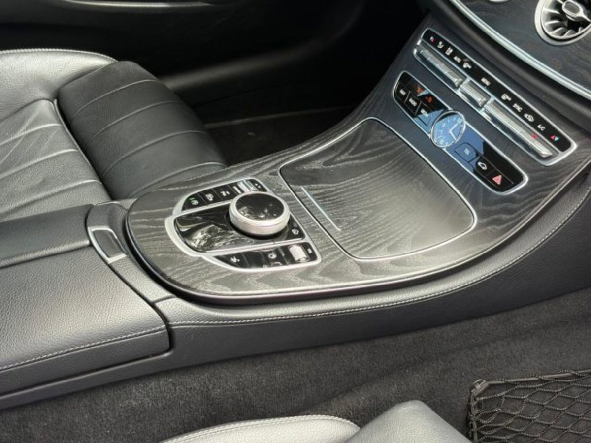Mercedes-Benz Classe E Coupé 220 d 4Matic Business Sport (15)